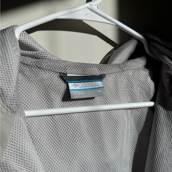 Women’s Columbia Rain Jacket - Picture 3 of 7